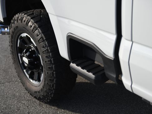 Used 2025 Ford F250 Platinum w/ Tremor Off-Road Package image 10