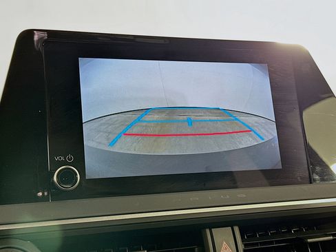 Used 2025 Toyota Prius LE image 22