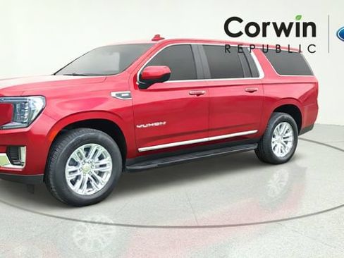 Used 2023 GMC Yukon XL SLT AWD/4WD image 4