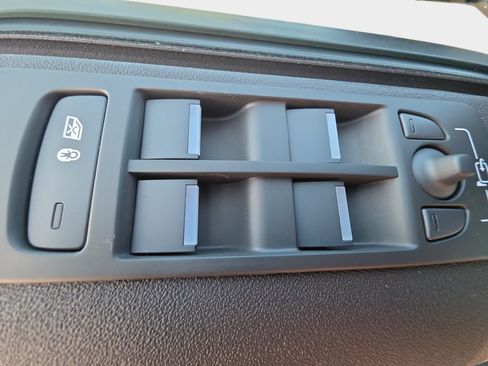 New 2026 Land Rover Discovery Sport Landmark AWD/4WD image 28
