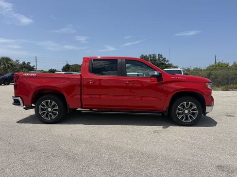 Used 2023 Chevrolet Silverado 1500 LT AWD/4WD image 3