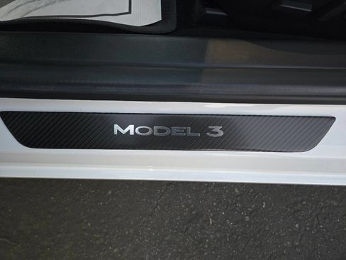 Used 2018 Tesla Model 3 Long Range image 31