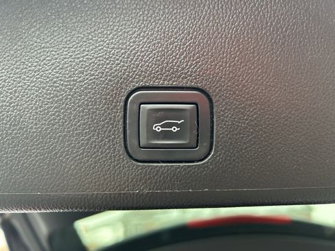 Used 2015 Cadillac SRX Luxury image 13