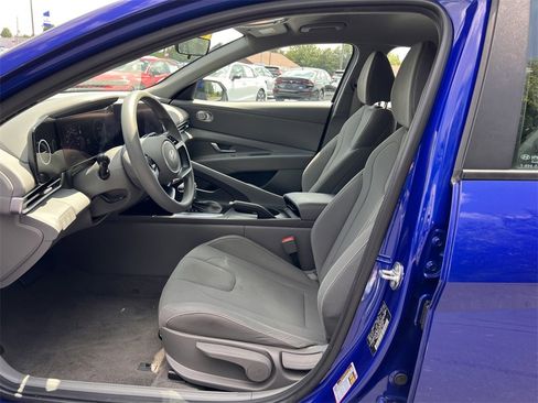 Used 2024 Hyundai Elantra SEL image 16