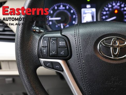 Used 2019 Toyota Sienna L FWD image 14