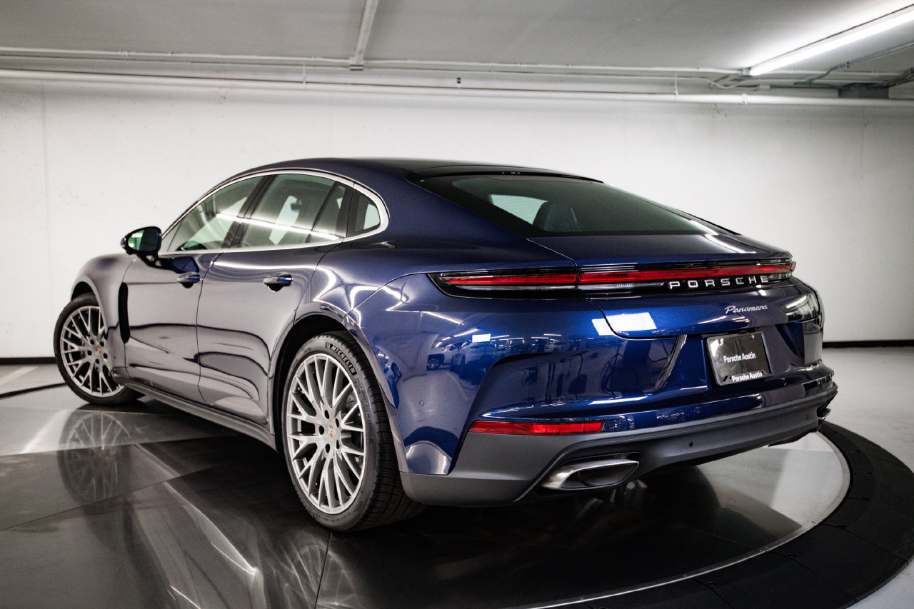 Certified 2026 Porsche Panamera RWD image 3
