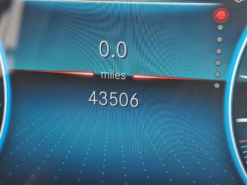 Certified 2023 Mercedes-Benz GLB 250 4MATIC image 17