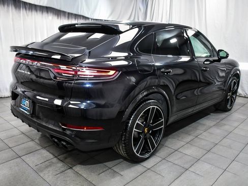 Used 2021 Porsche Cayenne Turbo w/ Assistance Package image 6