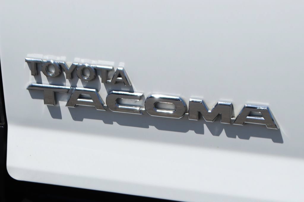 Used 2015 Toyota Tacoma PreRunner w/ TRD Off-Road Package RWD image 45