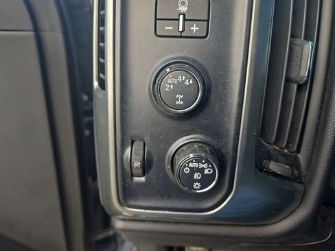 Used 2018 Chevrolet Silverado 1500 LT w/ Texas Edition AWD/4WD image 12