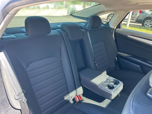 Used 2020 Ford Fusion SE image 40