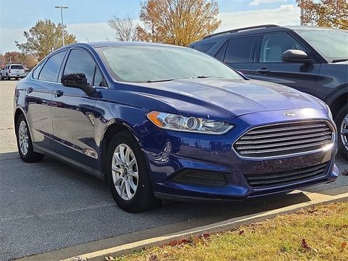 Used 2016 Ford Fusion S image 2