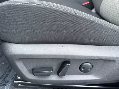 Used 2023 Nissan Rogue SV image 13