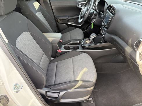 Used 2021 Kia Soul S FWD image 10
