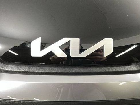 Used 2026 Kia Sportage LX FWD image 8