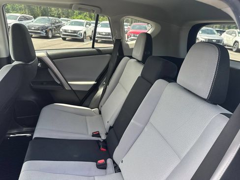 Used 2017 Toyota RAV4 XLE AWD/4WD image 26