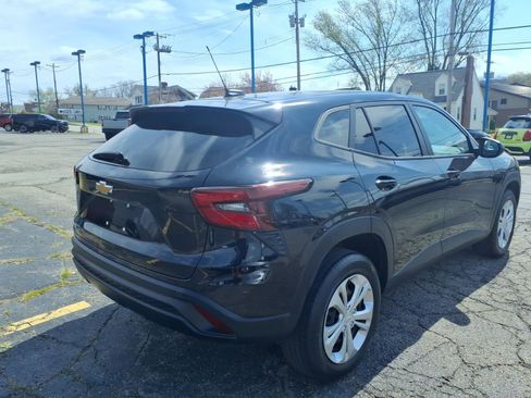 Certified 2024 Chevrolet Trax LS image 3