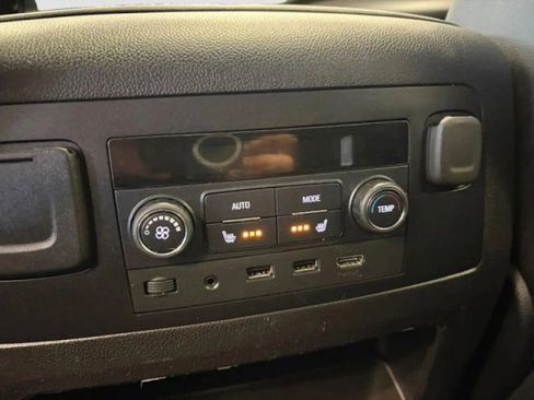 Used 2017 GMC Yukon SLT w/ Open Road Package AWD/4WD image 24