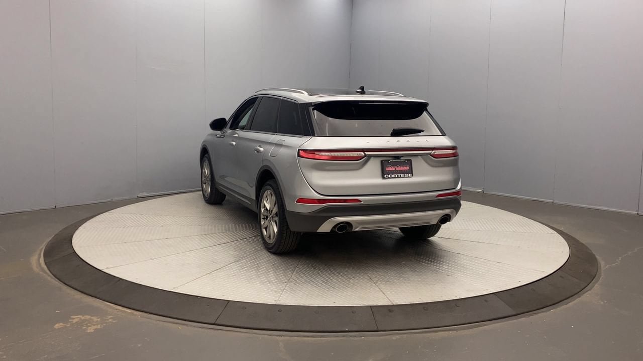 Used 2021 Lincoln Corsair AWD w/ Premium Package image 3