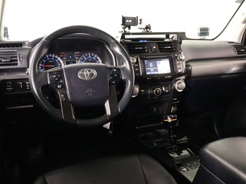 Used 2018 Toyota 4Runner TRD Off-Road Premium AWD/4WD image 2