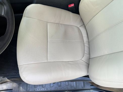 Used 2015 Ford F250 Lariat w/ Lariat Ultimate Package AWD/4WD image 13
