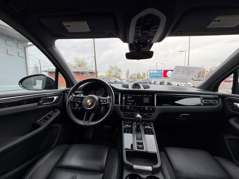 Used 2024 Porsche Macan image 16