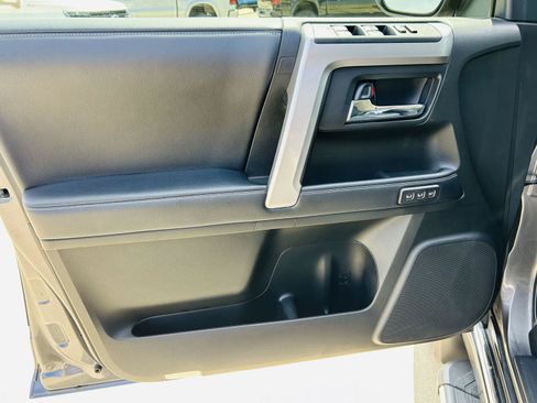 Used 2019 Toyota 4Runner Limited AWD/4WD image 8