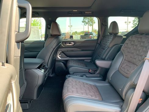 New 2026 Nissan Armada Platinum RWD image 29