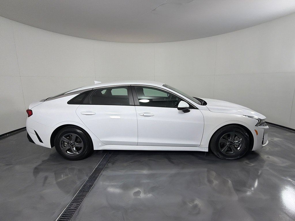 Used 2023 Kia K5 LXS FWD image 4