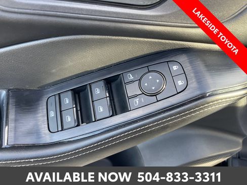 Used 2025 Nissan Rogue SV AWD/4WD image 24
