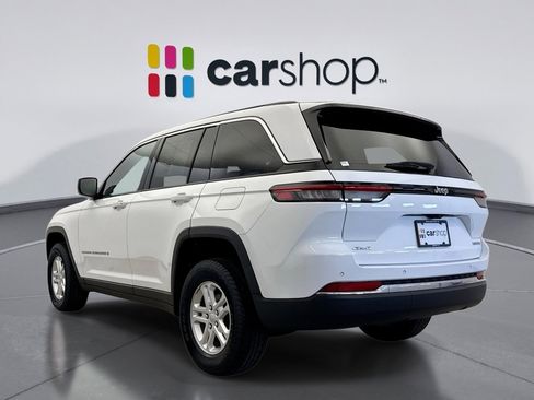 Used 2023 Jeep Grand Cherokee Laredo w/ Luxury Tech Group I image 3