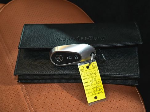 Used 2025 Mercedes-Benz C 300 4MATIC Sedan image 60