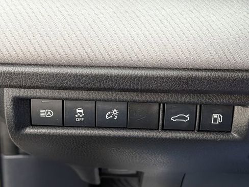 Used 2025 Toyota Camry SE w/ Convenience Package image 23