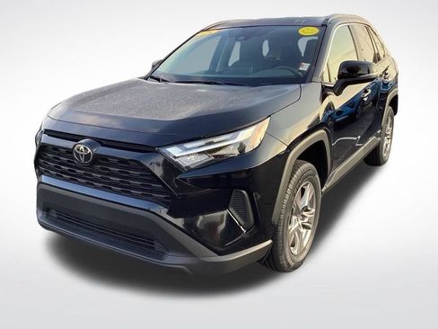 Used 2025 Toyota RAV4 XLE AWD/4WD image 5