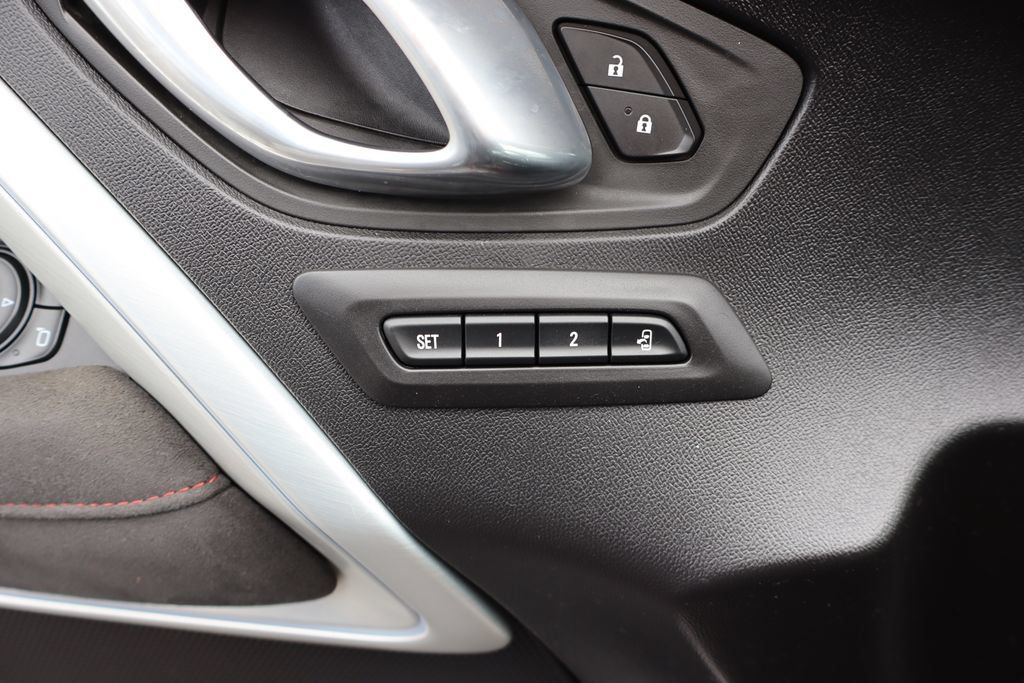 Used 2022 Chevrolet Camaro ZL1 RWD image 17