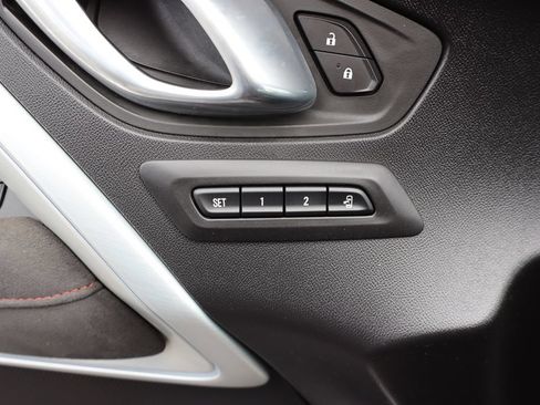 Used 2022 Chevrolet Camaro ZL1 RWD image 17