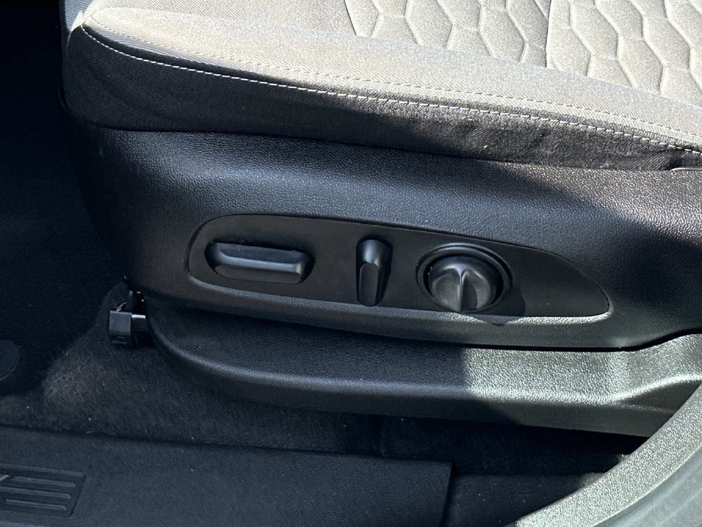 Used 2018 Chevrolet Equinox LT w/ Sun & Infotainment Package AWD/4WD image 18