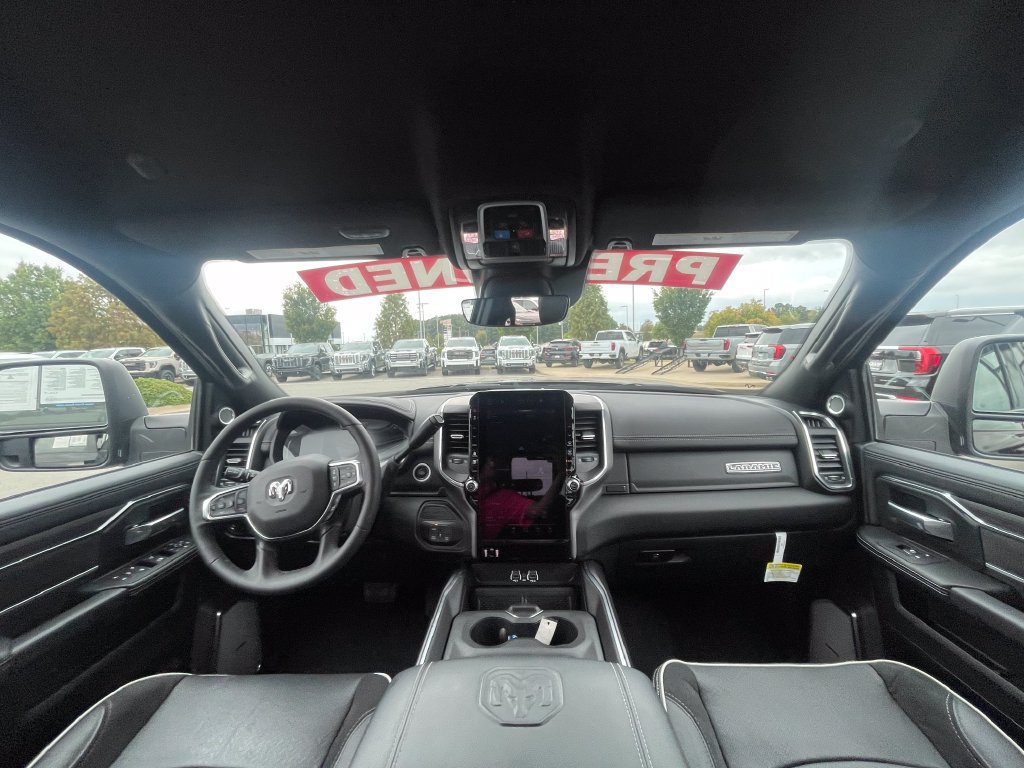 Used 2025 RAM 3500 Laramie AWD/4WD image 26