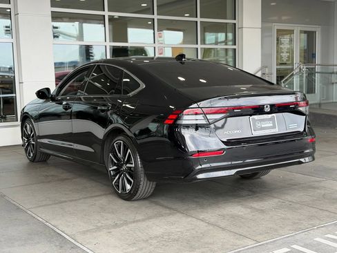 Used 2025 Honda Accord Touring image 9