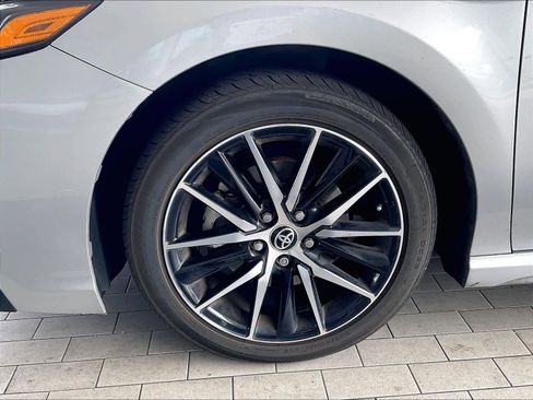 Used 2021 Toyota Camry SE image 11