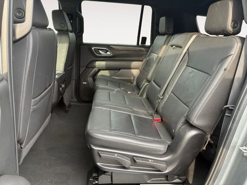 Used 2024 Chevrolet Suburban LT image 13