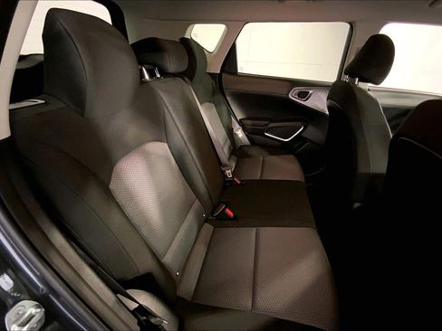 Certified 2025 Kia Soul LX w/ LX Technology Package FWD image 23