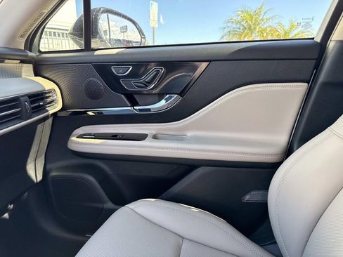 New 2026 Lincoln Corsair Premiere image 21