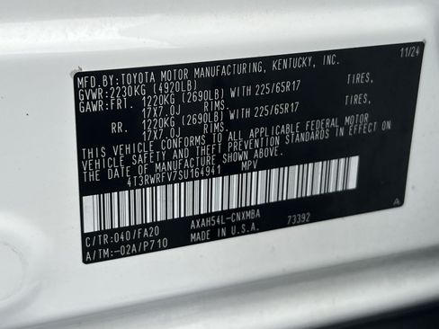 Used 2025 Toyota RAV4 XLE AWD/4WD image 39