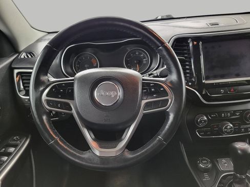 Used 2019 Jeep Cherokee Limited image 5