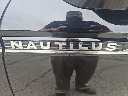 Used 2022 Lincoln Nautilus Reserve w/ Monochromatic Package image 19
