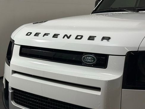 Used 2024 Land Rover Defender 110 S image 12
