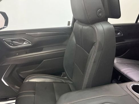 Used 2021 Chevrolet Tahoe RST w/ Luxury Package AWD/4WD image 11