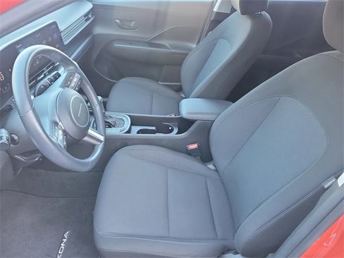Used 2024 Hyundai Kona SEL image 9