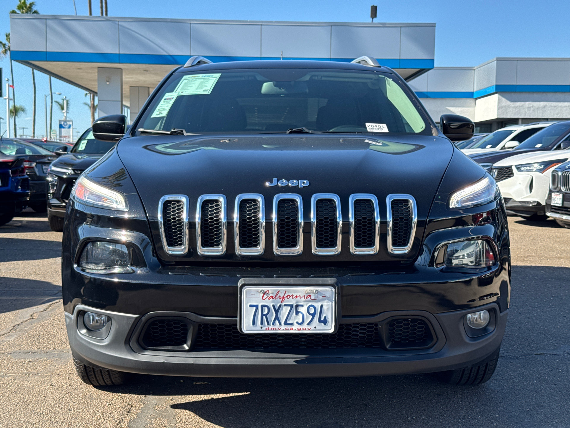 Used 2017 Jeep Cherokee Latitude FWD image 4
